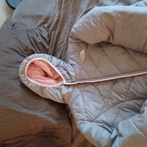 The North Face Girls Double Sided Jacket size 14/16 Large. Gray / Pink